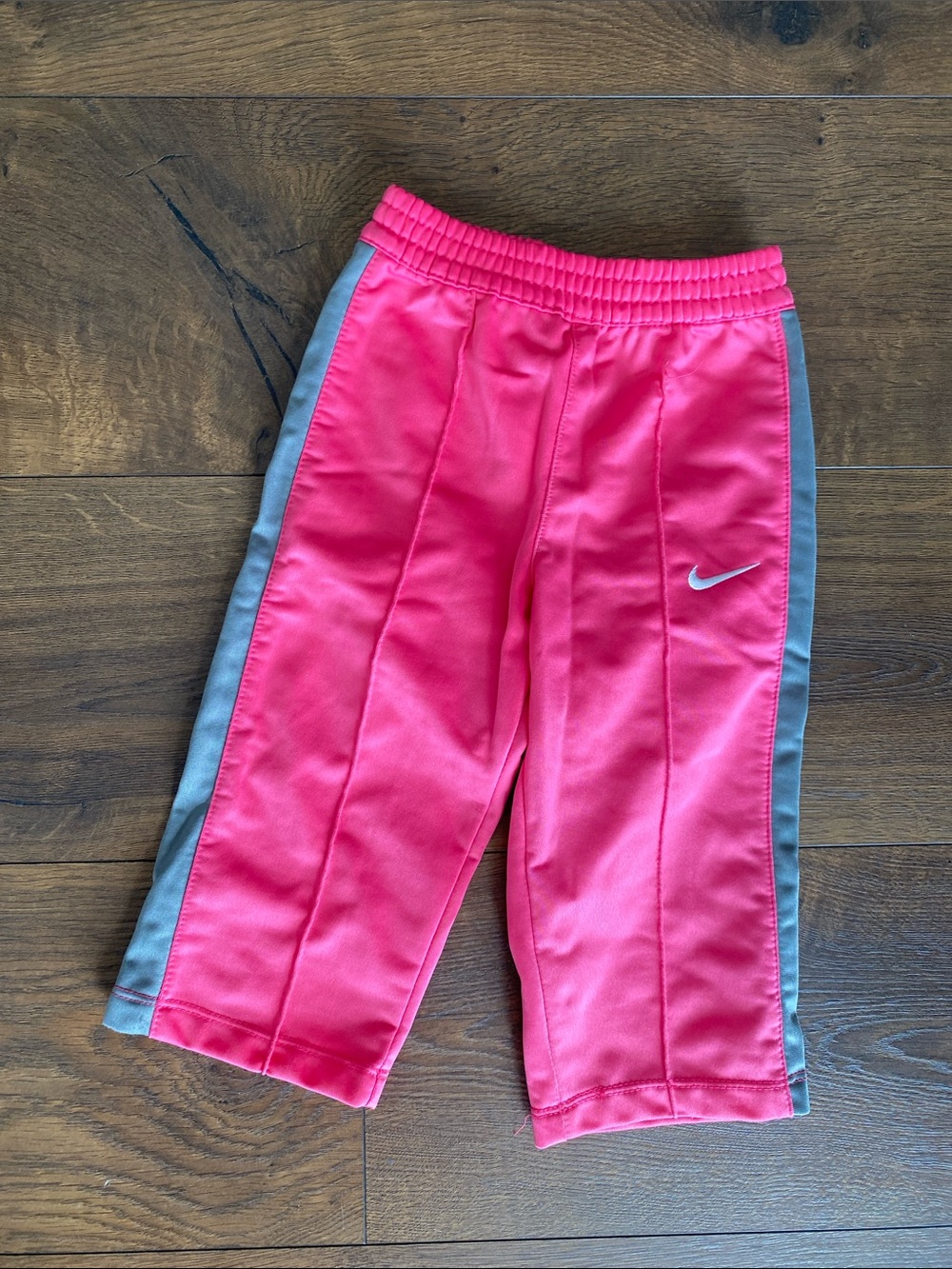 Nike Hot Pink and Gray Kids' Athletic Track Set 18 months - Picture 5 of 6